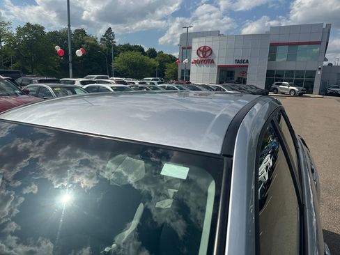 Used 2023 Toyota Corolla Cross L AWD/4WD image 42