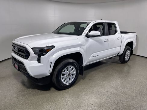 New 2026 Toyota Tacoma SR5 AWD/4WD image 7