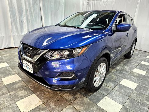 Used 2021 Nissan Rogue Sport S image 2