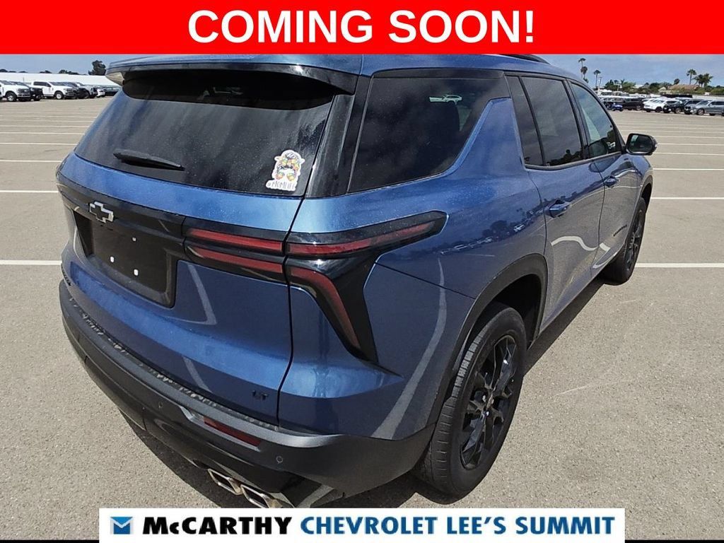 Used 2024 Chevrolet Traverse LT w/ Midnight/Sport Edition FWD image 4