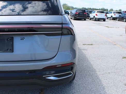 Used 2024 Lincoln Nautilus Premier AWD/4WD image 40
