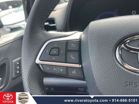 Certified 2025 Toyota Sienna Limited AWD/4WD image 24