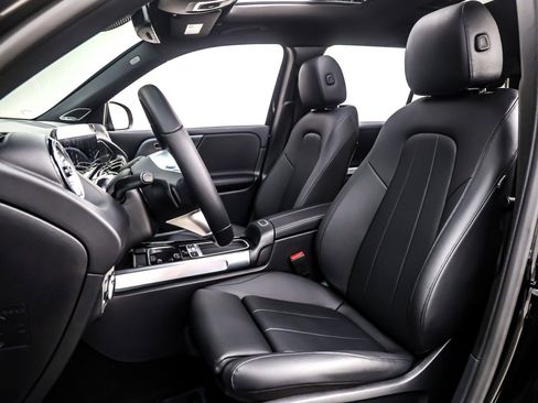 Certified 2024 Mercedes-Benz GLB 250 4MATIC image 19