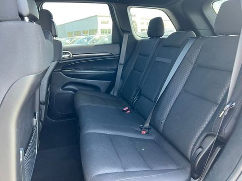 Used 2020 Jeep Grand Cherokee Laredo AWD/4WD image 4