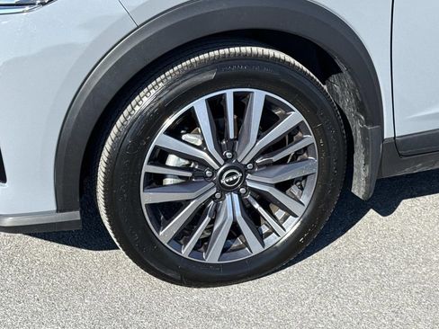 Used 2024 Nissan Kicks SV FWD image 30
