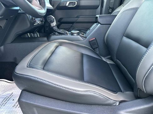 New 2025 Ford Bronco Outer Banks image 9