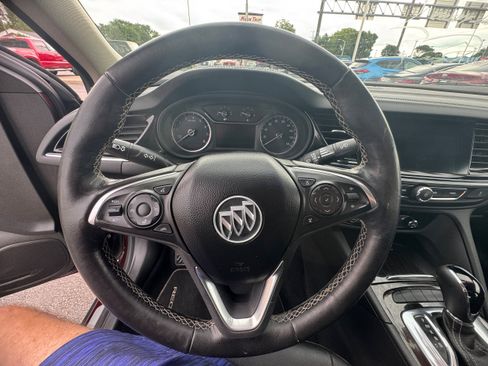 Used 2019 Buick Regal Essence w/ Driver Confidence Package I AWD/4WD image 8