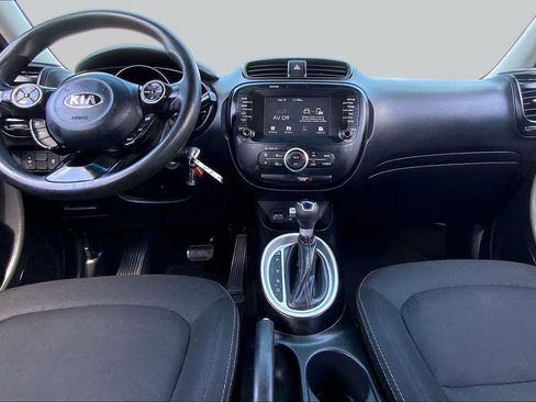 Used 2018 Kia Soul + FWD image 15