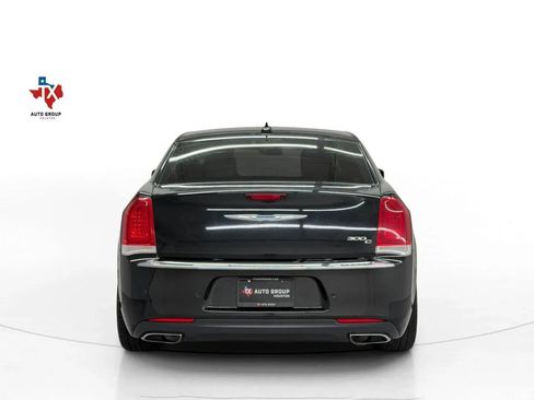 Used 2017 Chrysler 300 C w/ Safetytec Plus Group RWD image 8