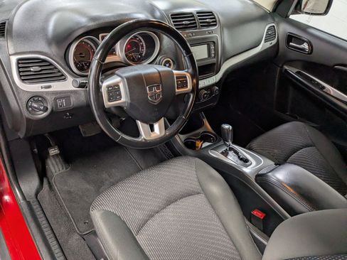Used 2019 Dodge Journey SE w/ Connectivity Group FWD image 12