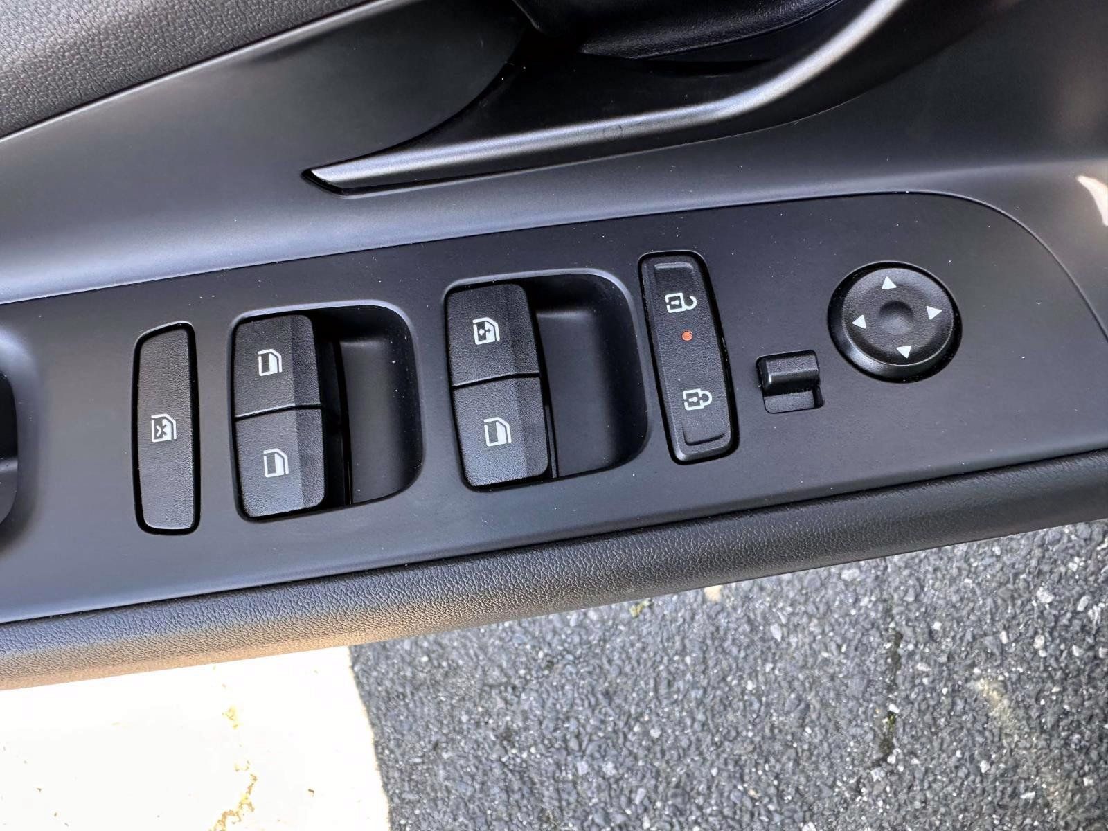 Used 2025 Hyundai Elantra Sport FWD image 10