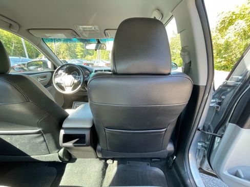 Used 2016 Toyota Camry SE image 30