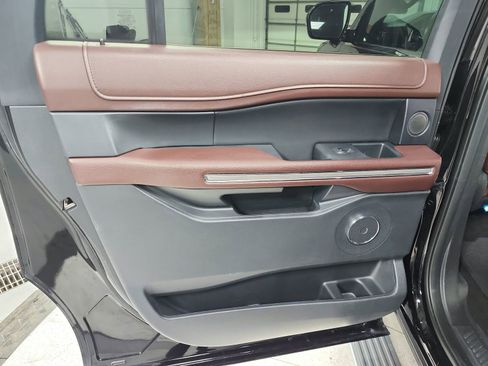 Used 2023 Ford Expedition Max Limited image 40