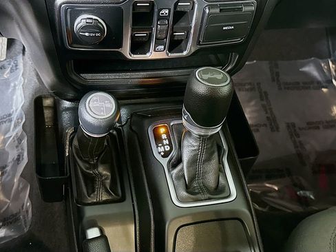 Used 2023 Jeep Wrangler Unlimited w/ Cold Weather Group image 11