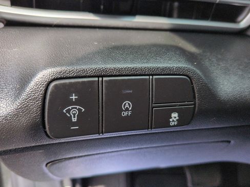 Used 2024 Hyundai Elantra SE image 14