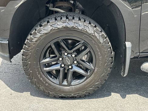 Used 2019 Chevrolet Silverado 1500 LT Trail Boss w/ Convenience Package AWD/4WD image 11