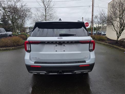 New 2026 Ford Explorer Active image 6