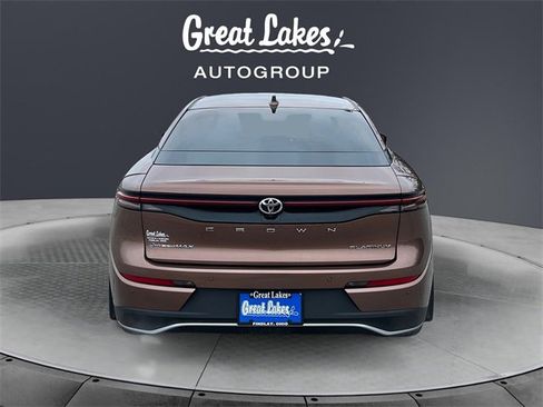 Used 2026 Toyota Crown Platinum image 4