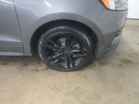 Used 2021 Ford Edge ST w/ Equipment Group 401A image 2