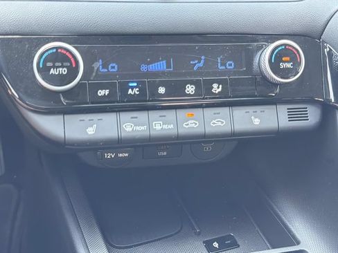 Used 2024 Hyundai Elantra SEL w/ Convenience Package FWD image 31
