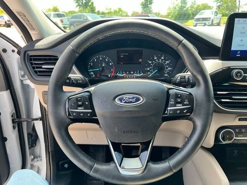 Used 2022 Ford Escape SE w/ Convenience Package FWD image 16