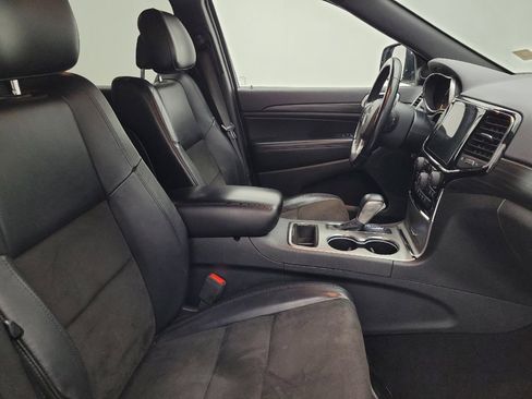 Used 2019 Jeep Grand Cherokee Altitude AWD/4WD image 21