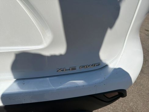 Used 2022 Toyota Highlander XLE image 8