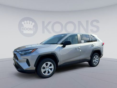 Used 2025 Toyota RAV4 LE AWD/4WD image 5