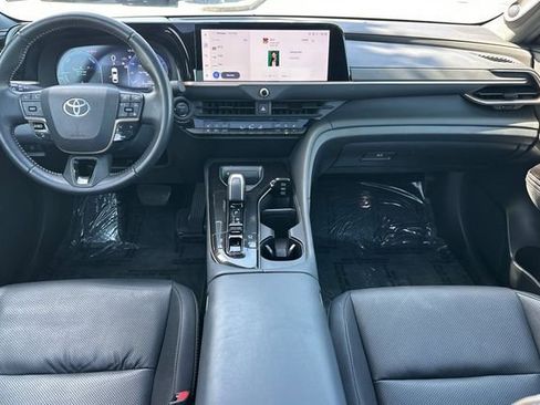 Used 2024 Toyota Crown Limited image 16