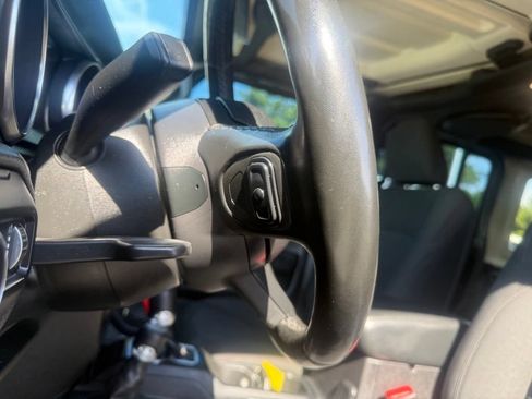 Used 2023 Jeep Wrangler Unlimited w/ Cold Weather Group AWD/4WD image 15