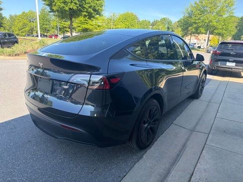 Used 2025 Tesla Model Y Long Range RWD image 5