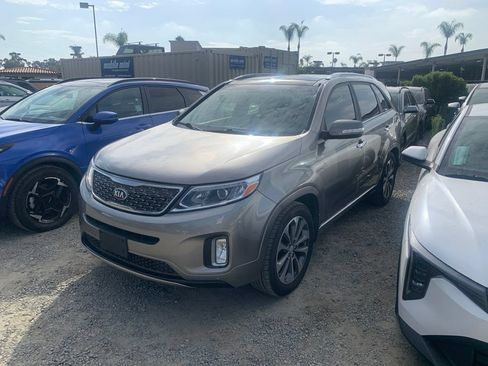 Used 2014 Kia Sorento SX FWD image 1
