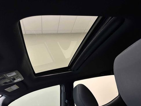 Used 2017 Toyota Tacoma TRD Off-Road image 20