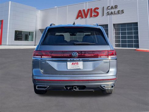 Used 2025 Volkswagen Atlas SE image 5