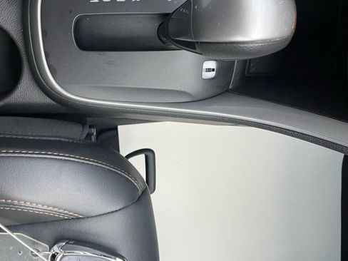 Used 2021 Chevrolet Trax LT w/ Premium Seat Package image 28