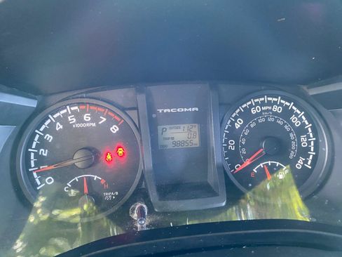 Used 2017 Toyota Tacoma 2WD Access Cab image 43