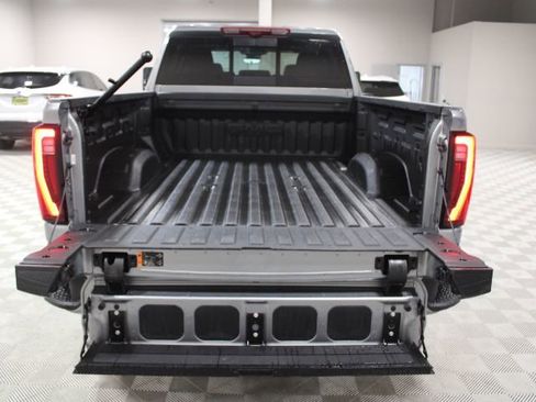 Used 2025 GMC Sierra 2500 Denali image 13