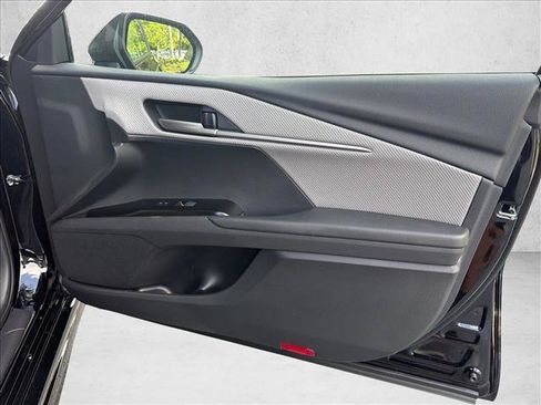 Used 2026 Toyota Camry SE FWD image 14