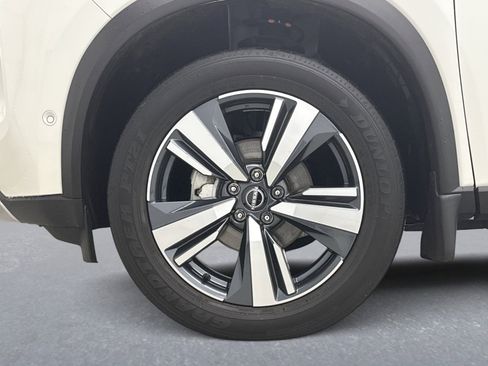Used 2023 Nissan Rogue Platinum w/ Platinum Premium Package AWD/4WD image 28