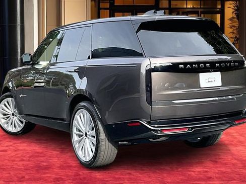 New 2026 Land Rover Range Rover SE image 2