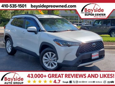 Used 2022 Toyota Corolla Cross LE AWD/4WD image 1