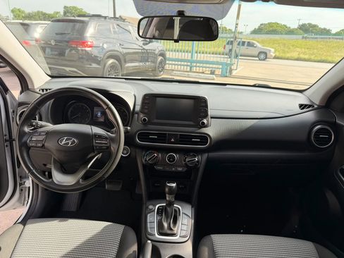 Used 2018 Hyundai Kona SEL FWD image 17