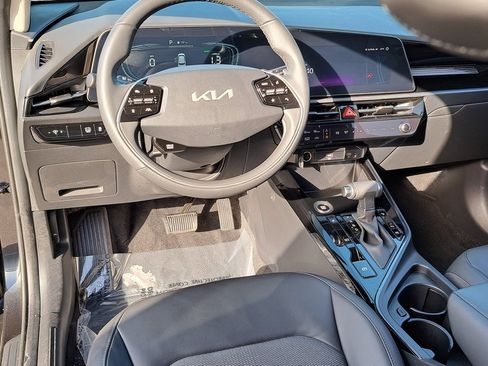 Used 2024 Kia Niro EX image 27