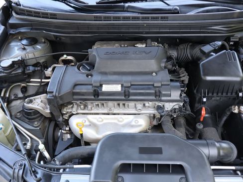 Used 2010 Hyundai Elantra SE FWD image 37