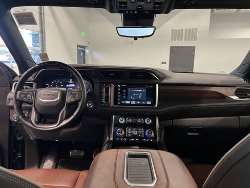 Used 2024 GMC Yukon Denali Ultimate AWD/4WD image 35