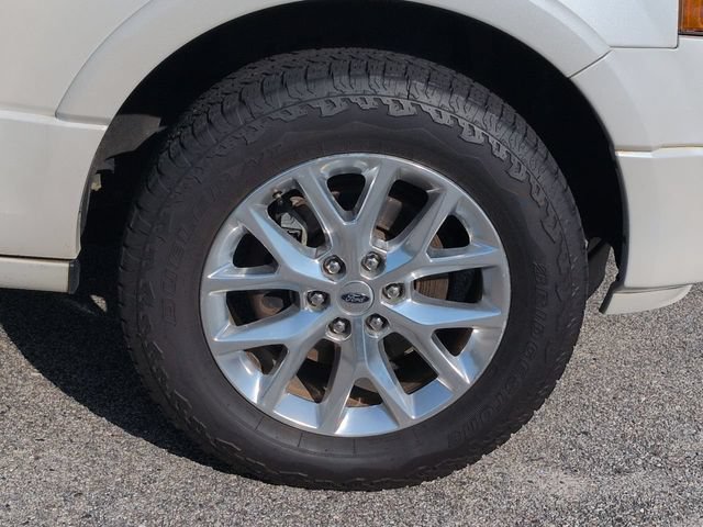 Used 2017 Ford Expedition Limited w/ Equipment Group 301A RWD image 11