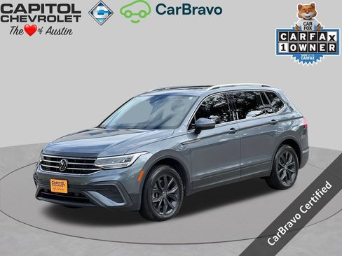 Used 2024 Volkswagen Tiguan SE w/ Panoramic Sunroof Package FWD image 1