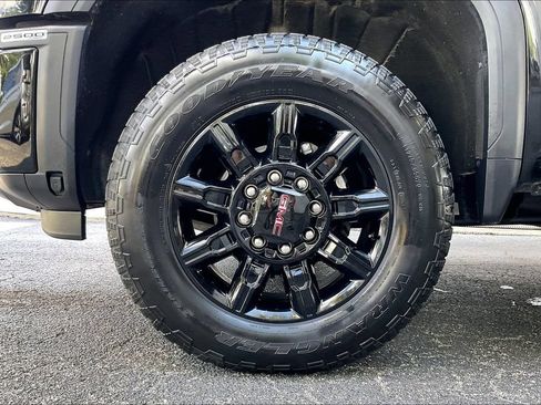 Used 2025 GMC Sierra 2500 AT4 w/ AT4 Premium Plus Package AWD/4WD image 31