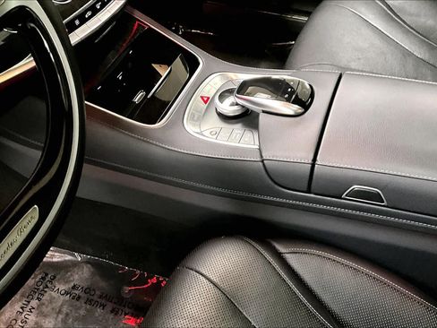 Used 2017 Mercedes-Benz S 550 4MATIC Sedan image 17