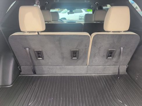 Used 2023 Chevrolet Traverse LS image 24
